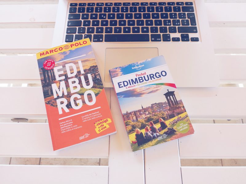 Due guide di Edimburgo della nostra raccolta