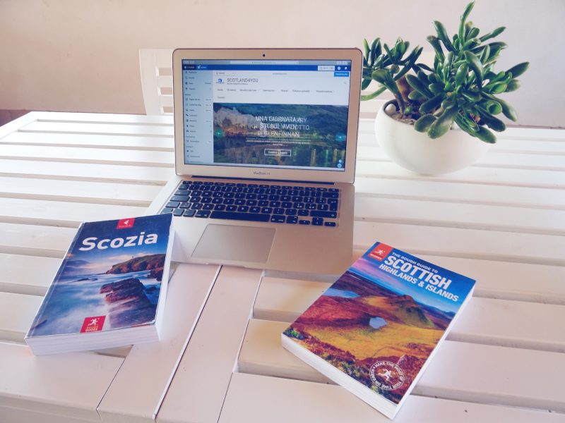 Una copia della guida Rough Guides della nostra raccolta