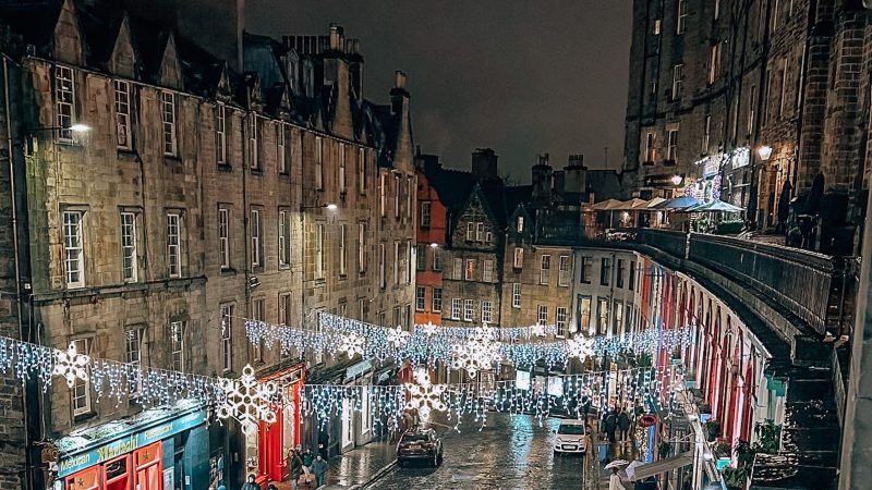 Tour Outlander Christmas